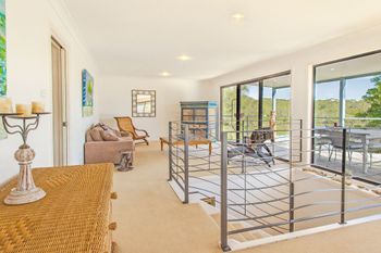 Spinnakers Loft 3 Bed Apartment - eAccommodation 0