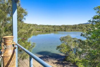 Spinnakers Loft 3 Bed Apartment - eAccommodation 1