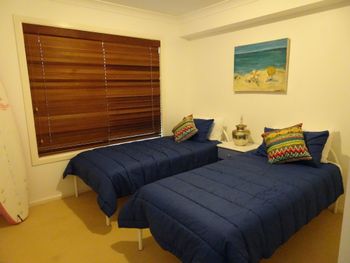 Spinnakers Loft 3 Bed Apartment - eAccommodation 5