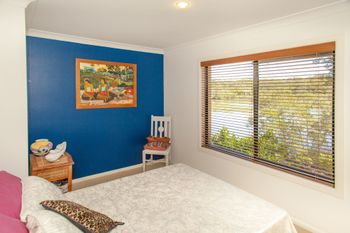 Spinnakers Loft 3 Bed Apartment - eAccommodation 2