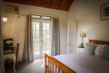 Arcadia Bed & Breakfast & Cottages - eAccommodation 1