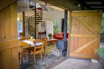 Arcadia Bed & Breakfast & Cottages - eAccommodation 6