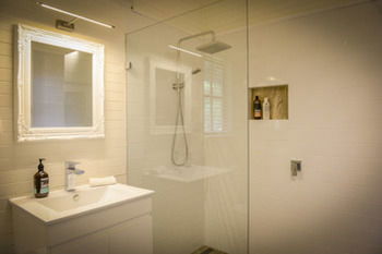 Arcadia Bed & Breakfast & Cottages - eAccommodation 3