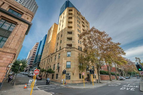 Art Deco Luxury On Elizabeth Quay - eAccommodation 1