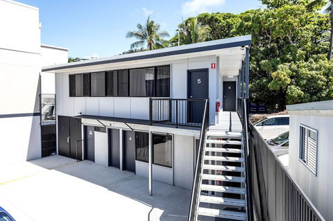 Airlie Sun & Sand Accommodation 6 - eAccommodation 1