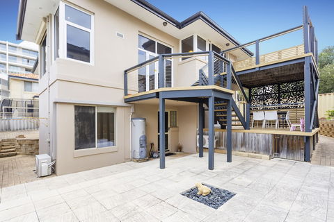 Scarborough Seaview Loft - eAccommodation 0