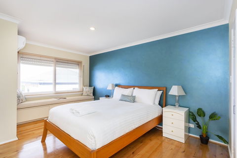 Scarborough Seaview Loft - eAccommodation 2