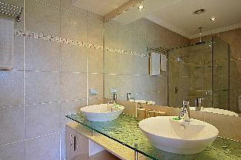 A PERFECT STAY 3 James Cook Apartments - eAccommodation 1
