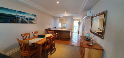 Sea Breeze Luxury Holiday Apartment Accommodation - eAccommodation 1