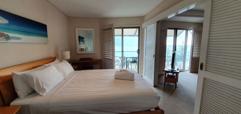 Sea Breeze Luxury Holiday Apartment Accommodation - eAccommodation 5