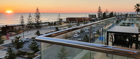 Sea Breeze Luxury Holiday Apartment Accommodation - eAccommodation 0