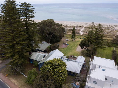 Dunsborough Beachouse YHA Backpackers - eAccommodation 2
