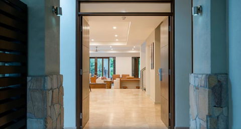 Sea Temple Port Douglas 3 Bedroom Luxury Villa - eAccommodation 5