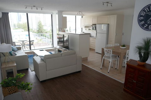 Queensleigh Apartment - eAccommodation 2