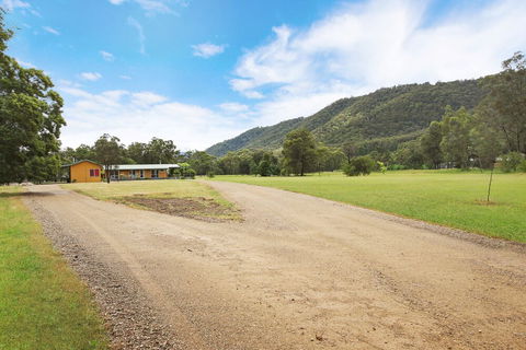 Feathertop Views And Dorm - eAccommodation 0
