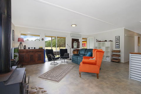 Feathertop Views And Dorm - eAccommodation 6