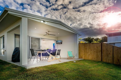 Blue Lagoon Villa B - eAccommodation 1