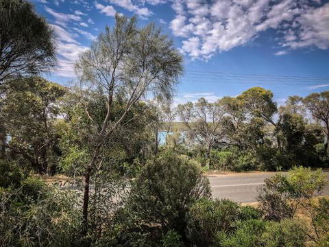 Samphire Beach House - eAccommodation 2