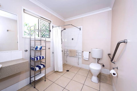 Cypress Pines Studio Villas - eAccommodation 1