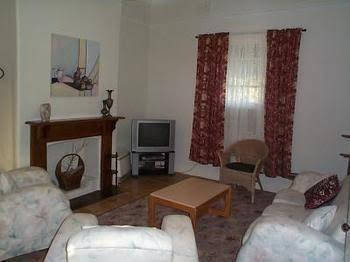 Aaron Cottage - eAccommodation 2