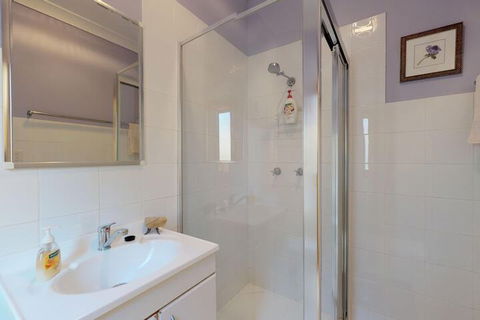 Arcadia Cottage - eAccommodation 7
