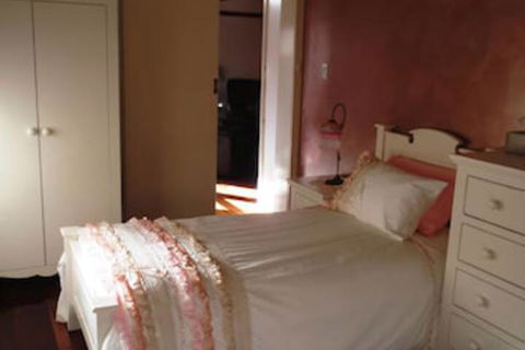 Rose Garden On Church BnB - eAccommodation 7