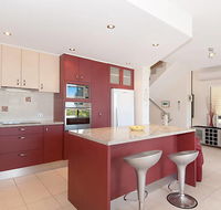 Viewland Drive Private Holiday Apartment - eAccommodation