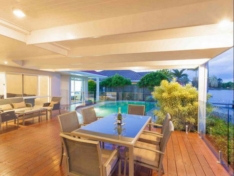 15 Shorehaven Drive Apartments - eAccommodation 1