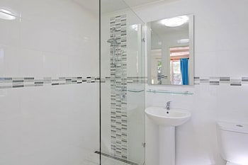A PERFECT STAY - Clarkes Beach Villa - eAccommodation 5