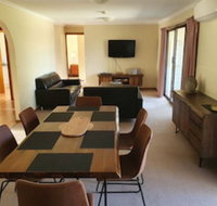 Annies Holiday Units - eAccommodation