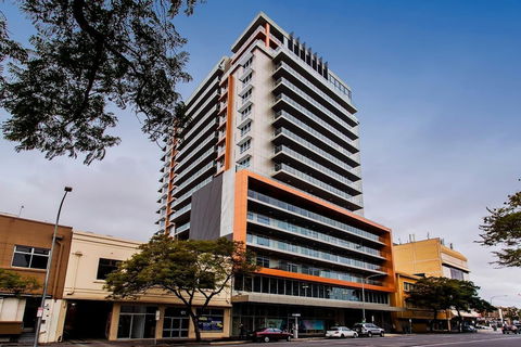 Astra Apartments Adelaide - eAccommodation 1
