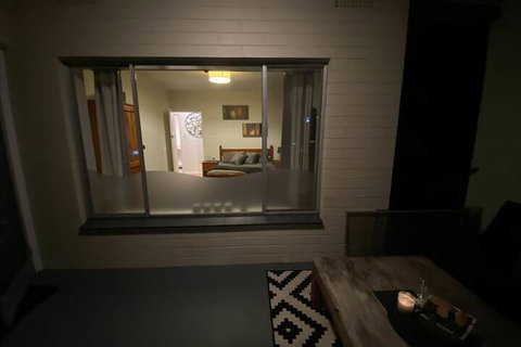 Apartment On Tennyson - eAccommodation 2