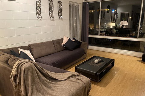 Apartment On Tennyson - eAccommodation 4