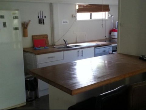 Moranbah Hostel - eAccommodation 1