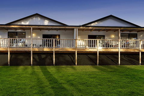 A1 Motels Port Fairy Motel And Apartments - eAccommodation 2