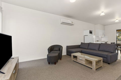 A1 Motels Port Fairy Motel And Apartments - eAccommodation 1
