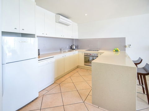 Fairshore Noosa - eAccommodation 6