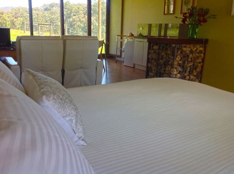 Valley Farm Vineyard Cottages - eAccommodation 3