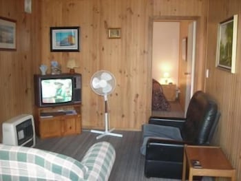 Apollo Bay Backpackers - eAccommodation 1