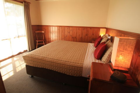 Apollo Bay Cottages - eAccommodation 6