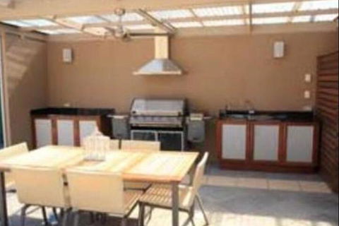 Amelia S Bed & Breakfast - eAccommodation 7