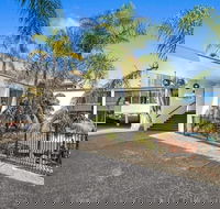 Palm Court Motor Inn - eAccommodation