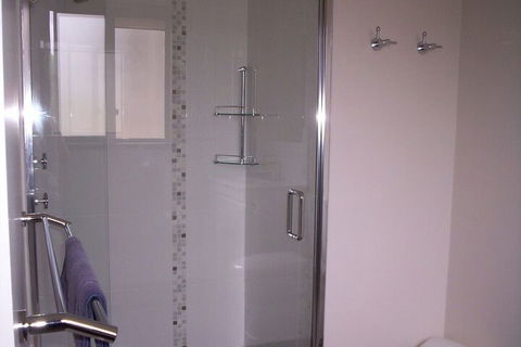 Anchorbell Holiday Apartments - eAccommodation 7