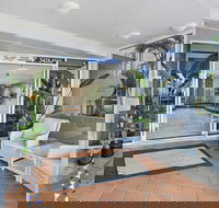 Beachside Resort - Kawana Waters - eAccommodation