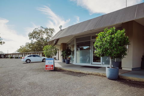 Artesian Spa Motel - eAccommodation 0
