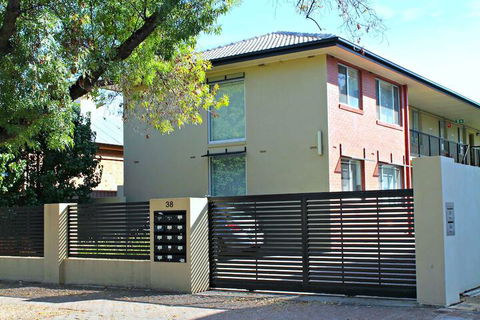 Adelaide DressCircle Apartments Childers Street - eAccommodation 1