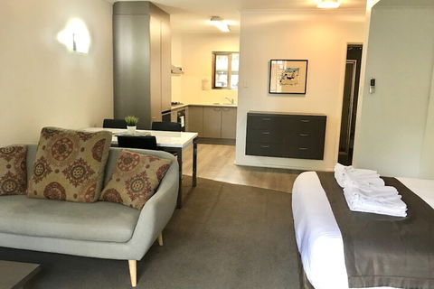 Adelaide Dresscircle Apartments Archer Street - eAccommodation 6