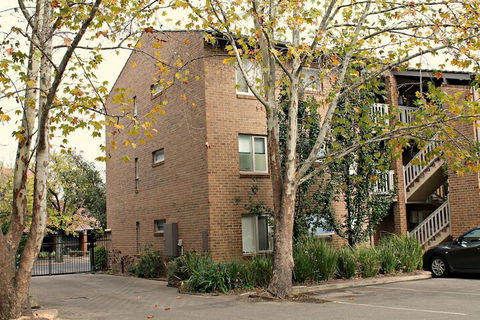 Adelaide Dresscircle Apartments Archer Street - eAccommodation 3
