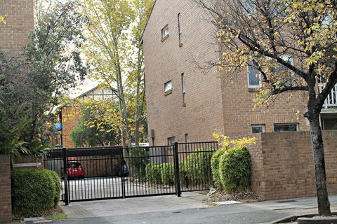 Adelaide Dresscircle Apartments Archer Street - eAccommodation 4