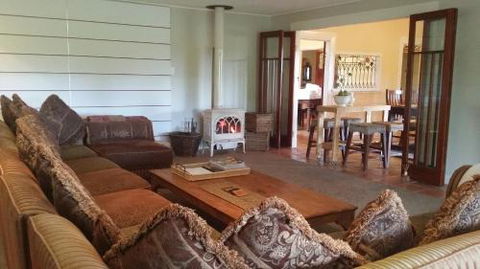 At Remingtons Private Cottages & Lodge - eAccommodation 6